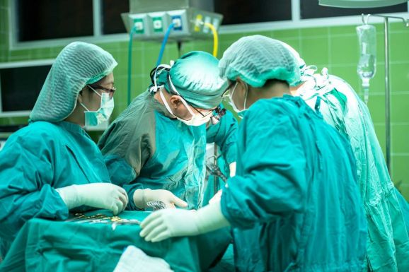 Négy ember életét mentette meg egy balesetet szenvedett 17 éves fiú