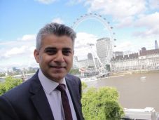 Újraválasztották a munkáspárti Sadiq Khant London polgármesterévé