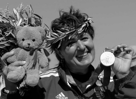 Utolsó útjára kísérték Igaly Diana hamvait