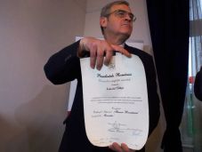 Elölről kezdődik a pereskedés Tőkés László állami kitüntetésének megvonása miatt