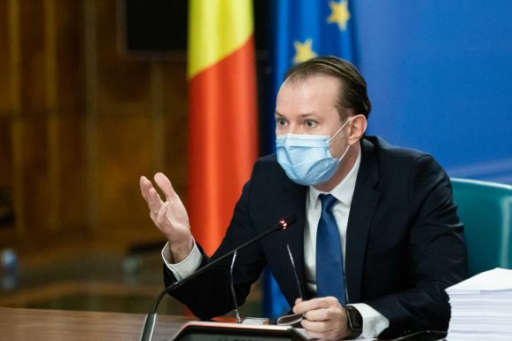 Miért szabadultunk meg a vártnál korábban a kültéri maszkviseléstől? A kormányfő válasza