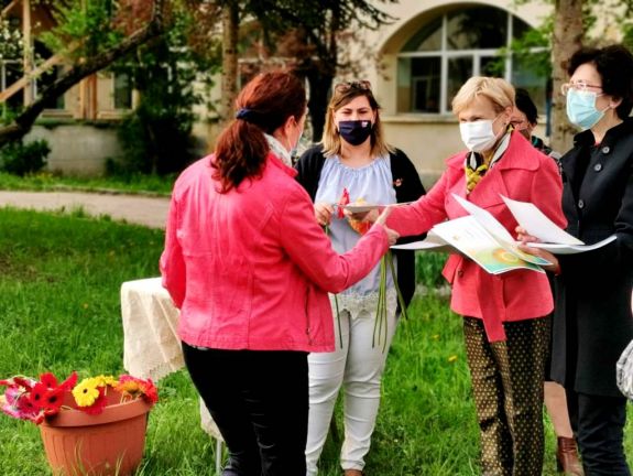 Díjazták a csíkszeredai kórház koronavírusos betegeket ellátó osztályának ápolóit