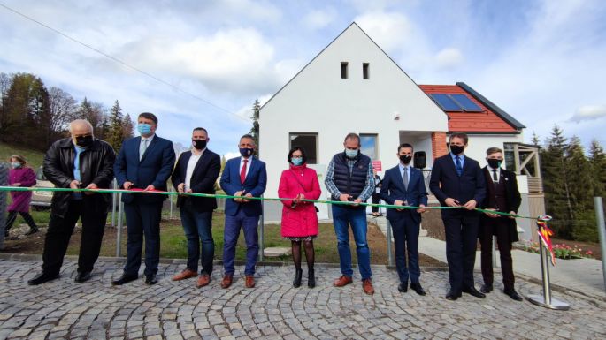 Magyar állami támogatással épült orvoslakásokat avattak Borszéken