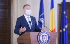 Klaus Iohannis államfő tizenkét román nagykövet kinevezését írta alá