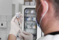 Elkezdődött és hétfő reggelig tart Marosvásárhelyen az oltási maraton