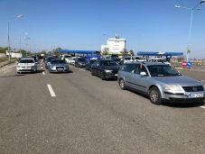 „Tegnap még lehetett, ma már nem” - nem fogadják el a román határon a védettségi igazolványt