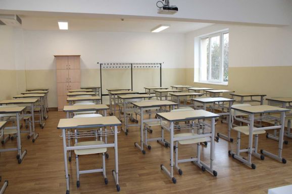 Ezzel a rendelettel siettetné a diákok visszatérését az iskolapadokba a tanügyminiszter