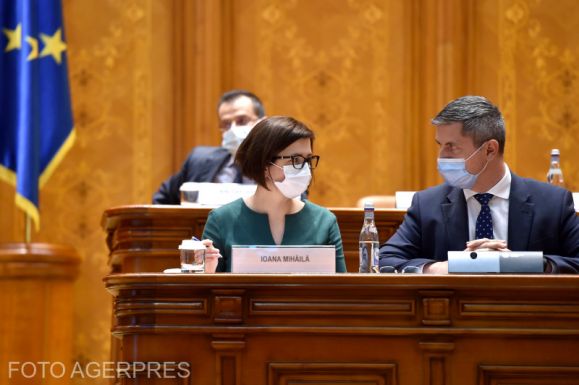 Egészségügyi miniszter: információkat kértem a COVID-halálesetek jelentési módjának javítása érdekében