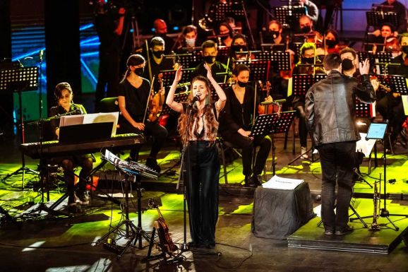 „Már nagyon ki voltunk éhezve az élő zenére” – koncerttel ünnepelte tizedik születésnapját a Koszika & The HotShots