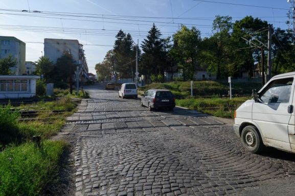 Javítják a vasúti átkelőt Sepsiszentgyörgyön és Maksán