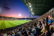 HIVATALOS - Visszatérhetnek a szurkolók a stadionokba