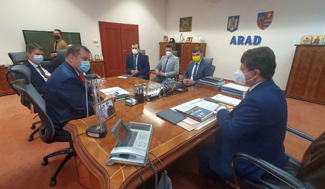 FRISSÍTVE – Bemutatták az aradi fejlesztési terveket Cseke Attila miniszternek