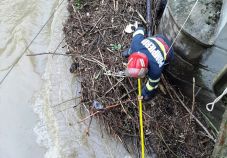 A felgyűlt szemét miatt majdnem kiáradt a Fehér-Körös Arad megyében