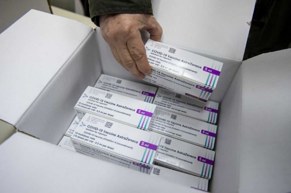 Újabb szállítmány érkezett az AstraZeneca által kifejlesztett vakcinából