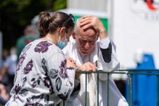 „Tavaly szomorkodtam, idén a lelkem hálával telt meg” – ilyennek látták a csíksomlyói búcsút a zarándokok