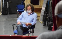 Puck Bábszínház: pert nyert a vezetőséget zaklatással vádoló volt tagozatvezető, Amalia Pecican