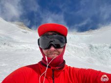 Varga Csaba elindult a Mount Everest-csúcs meghódítására
