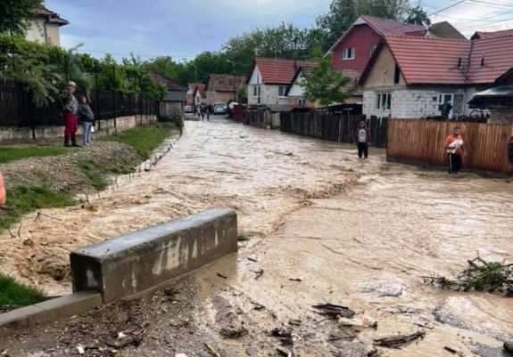 Áradások voltak csütörtökön több Maros és Fehér megyei településen