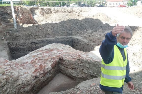 Talányos régészeti lelet: lehet, hogy a nagyváradi vár középkori palánkfala került napvilágra