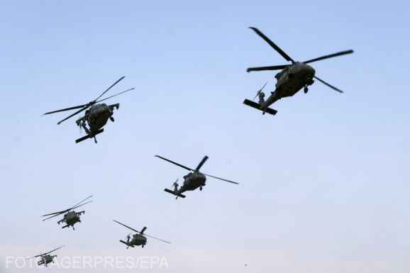 A NATO-tól tart Oroszország, csapatokat telepít a nyugati határra