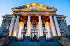 Nyitás Nagyváradon: meghirdette májusi programját a Szigligeti Színház