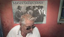 Szászcsávásra, illetve a mongol sztyeppékre kalauzol el két erdélyi film