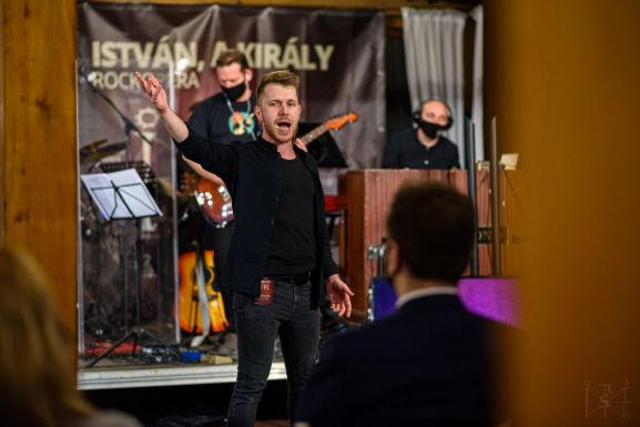 Kiderült, ki alakítja az István, a király főszerepeit augusztus 20-án Sepsiszentgyörgyön