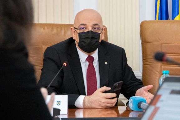 Megkérdeztük Arafatot: honnan tudhatjuk, hogy igazoltat-e a rendőr 20 óra után?