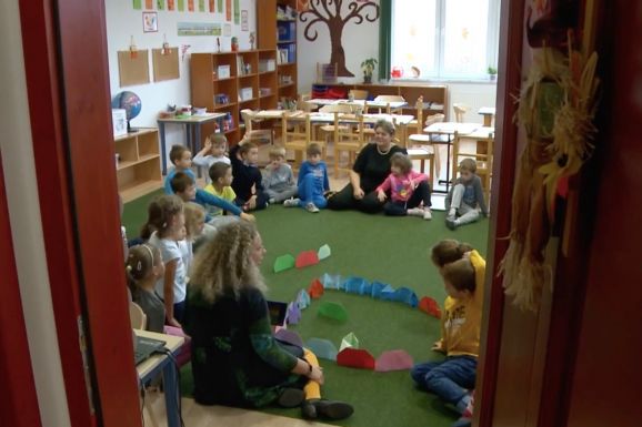 Alternatív oktatás járványban: hogyan alkalmazkodnak az erdélyi iskolák?