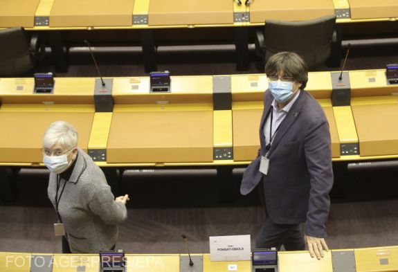 Megvonta az EP a mentelmi jogot a függetlenségpárti katalán képviselőktől
