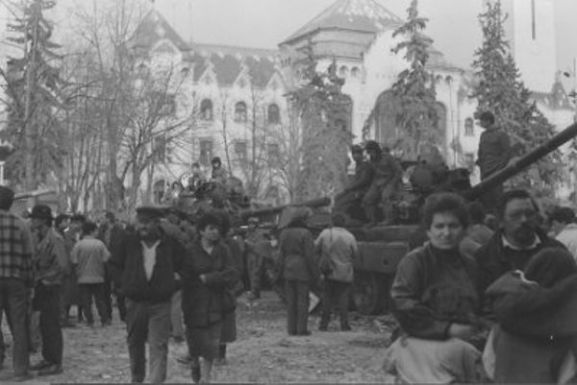 Fekete március-emlékművet állítanak Marosszentgyörgyön