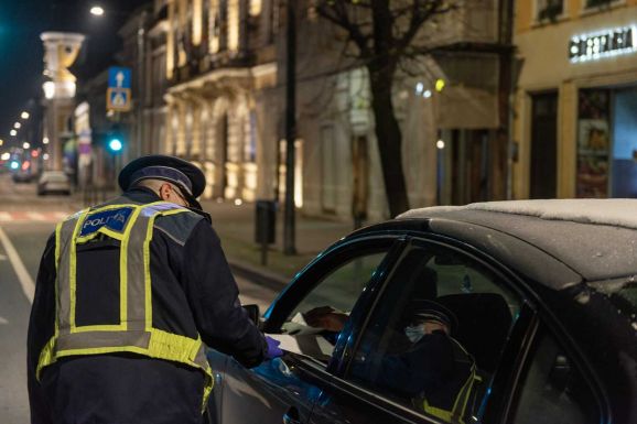 Emlékeztető: nagyszombaton enyhítenek a kijárási tilalmon, éjjel kettőig nem lesz korlátozás