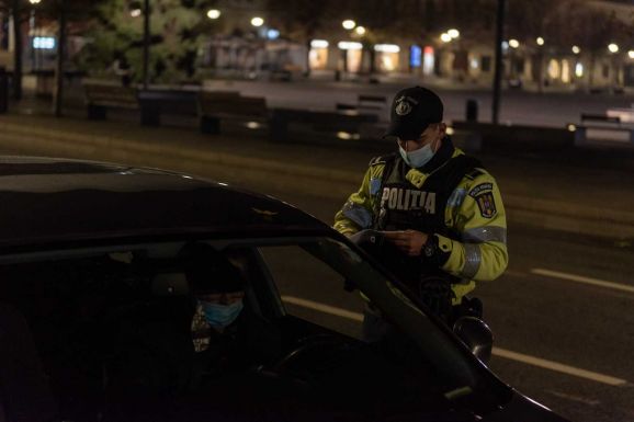 Házhoz küldi a rendőrség a büntetést a vasárnap esti nagyváradi tüntetőknek