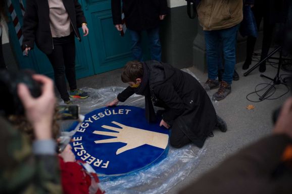 Európai egyetemek veszik át a hallgatókat, akik nem maradnának az SZFE-n 