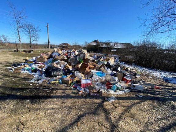 Illegális autóbontót zárattak be és szemetelésért büntettek a környezetvédelmiek
