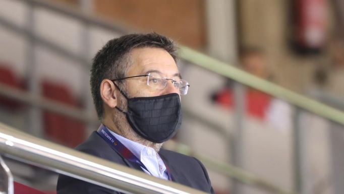 Rendőrök vitték el Josep Maria Bartomeut, a Barcelona volt elnökét