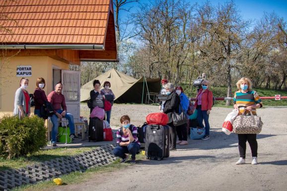 Embert próbáló időszakot élnek át a szociális ellátórendszerben dolgozók