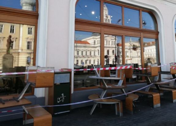 Tervezet: egy hónapra is felfüggeszthetik az óvintézkedések megszegésében visszaeső cégek tevékenységét