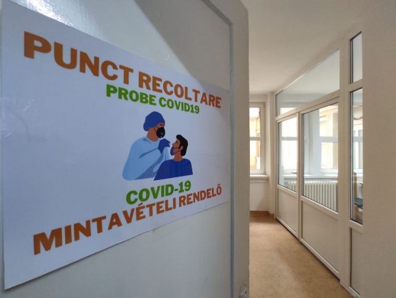 Új szabályok szerint tesztelik a beutaltakat a csíkszeredai kórházban