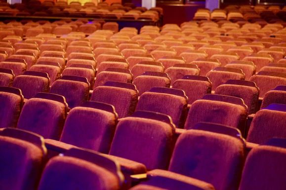 „Megvonták a munkához való jogunkat” – több mint 500 kulturális szereplő írt levelet Iohannisnak