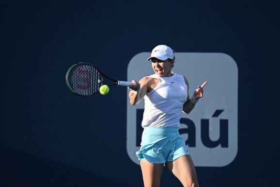 Megizzadt, de továbbjutott a harmadik fordulóba Simona Halep