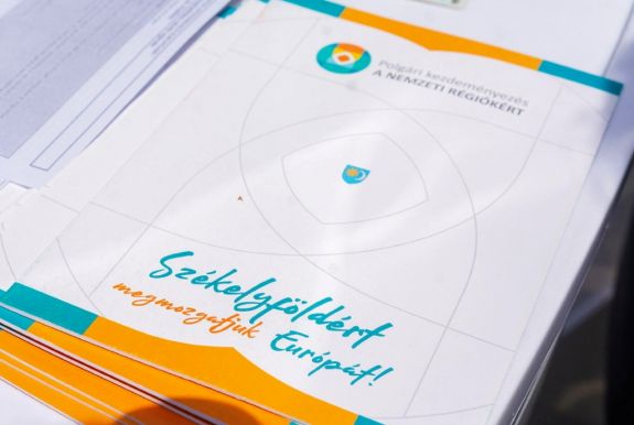 Nemzeti régiók:  feszült a viszony az SZNT és az írdalá.hu kampánycsapata között