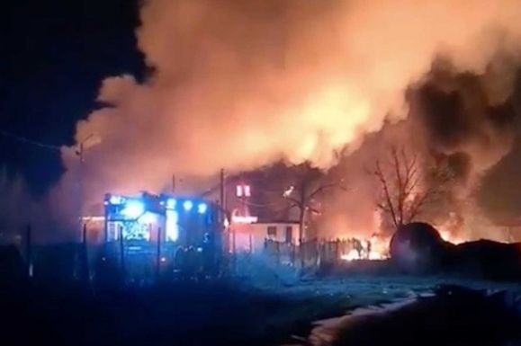 Tűz egy Prahova megyei kőolaj-feldolgozó üzemnél: az egyik sérültet Belgiumba szállítják