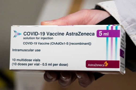 AstraZeneca: felgyorsította az oltási kampányt a korhatár eltörlése