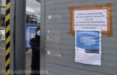 Olaszországban minden készen áll az AstraZenecával való oltás újraindítására