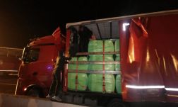 Közel félszáz migránst találtak kamionokba rejtőzve az aradi határőrök