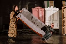 75 éves a marosvásárhelyi színház – fergeteges zenés vígjátékkal ünnepelnek