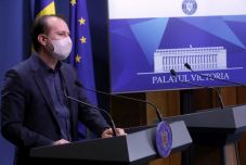 Gubanc a költségvetésben: a tervezettnél többe kerültek eddig a közalkalmazotti bérek