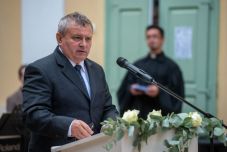 Mile Lajos kolozsvári főkonzul: nemcsak jó magyarnak lenni, de meg is éri