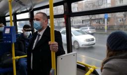 Tömegközlekedéssel ment munkába a környezetvédelmi miniszter és a Kolozs megyei prefektus